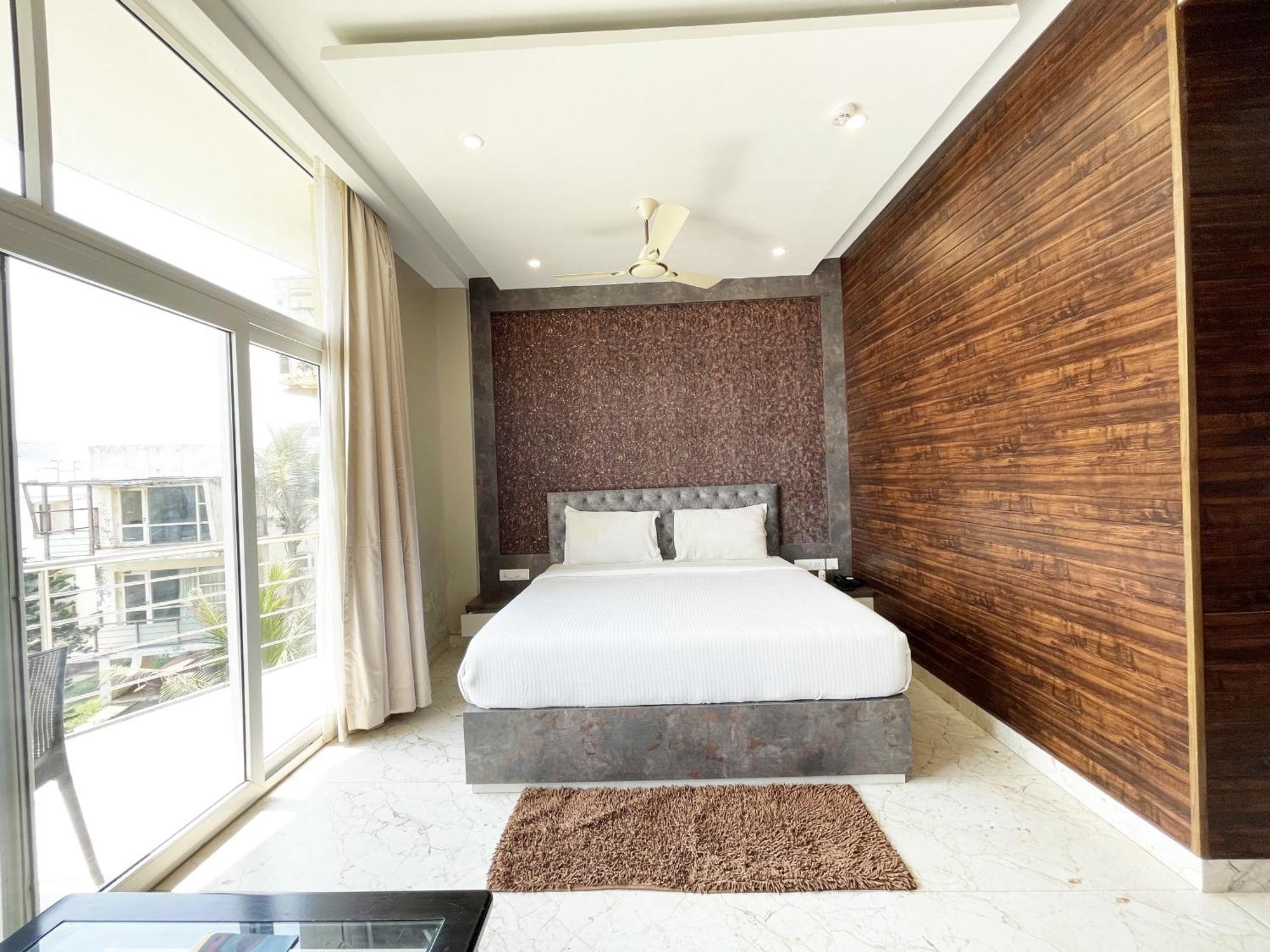 Hotel Tbs ! Puri All-Rooms-Sea View Fully-Air-Conditioned-Hotel With-Lift-And-Parking-Facility Breakfast-Included 外观 照片