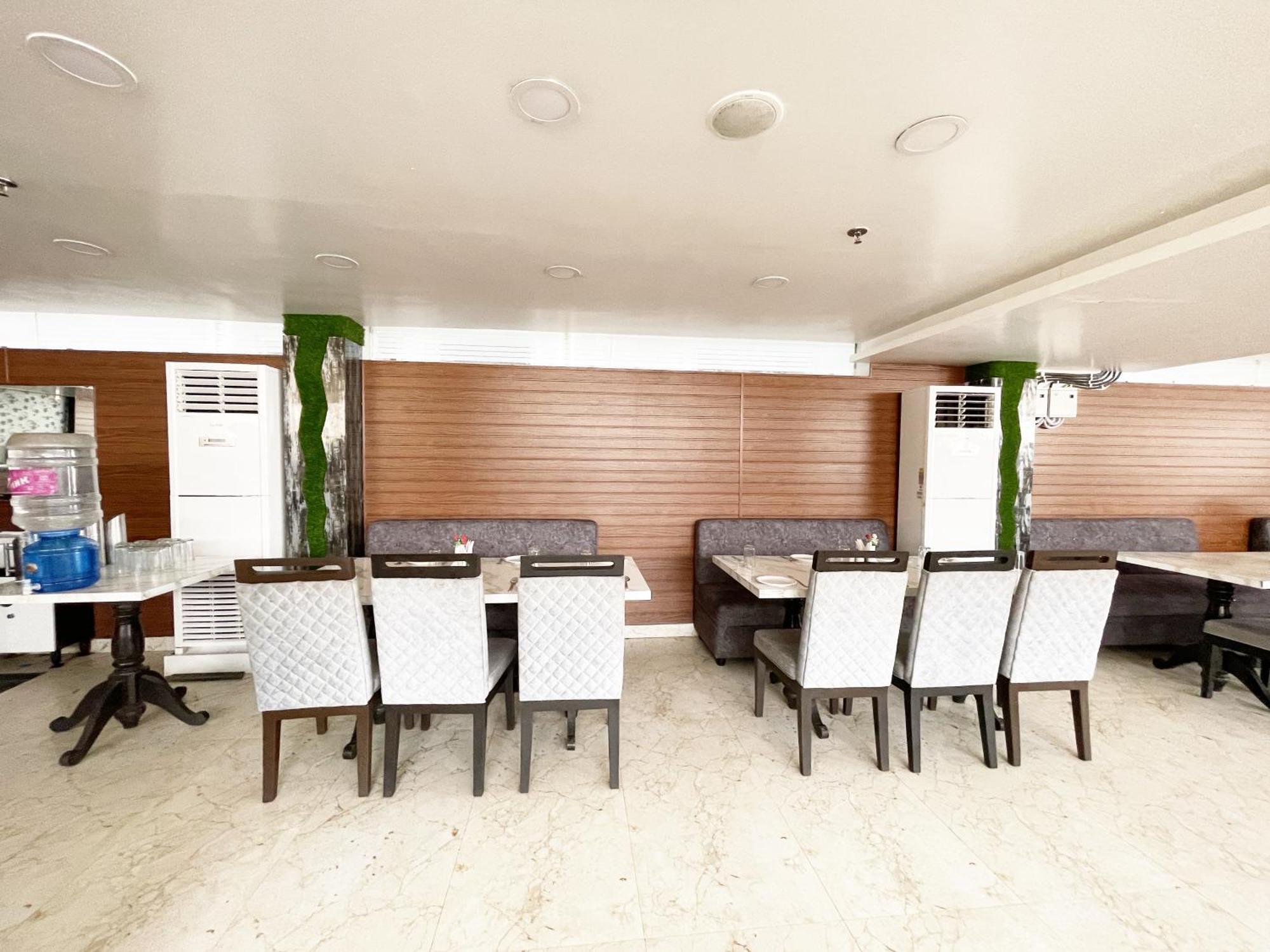 Hotel Tbs ! Puri All-Rooms-Sea View Fully-Air-Conditioned-Hotel With-Lift-And-Parking-Facility Breakfast-Included 外观 照片