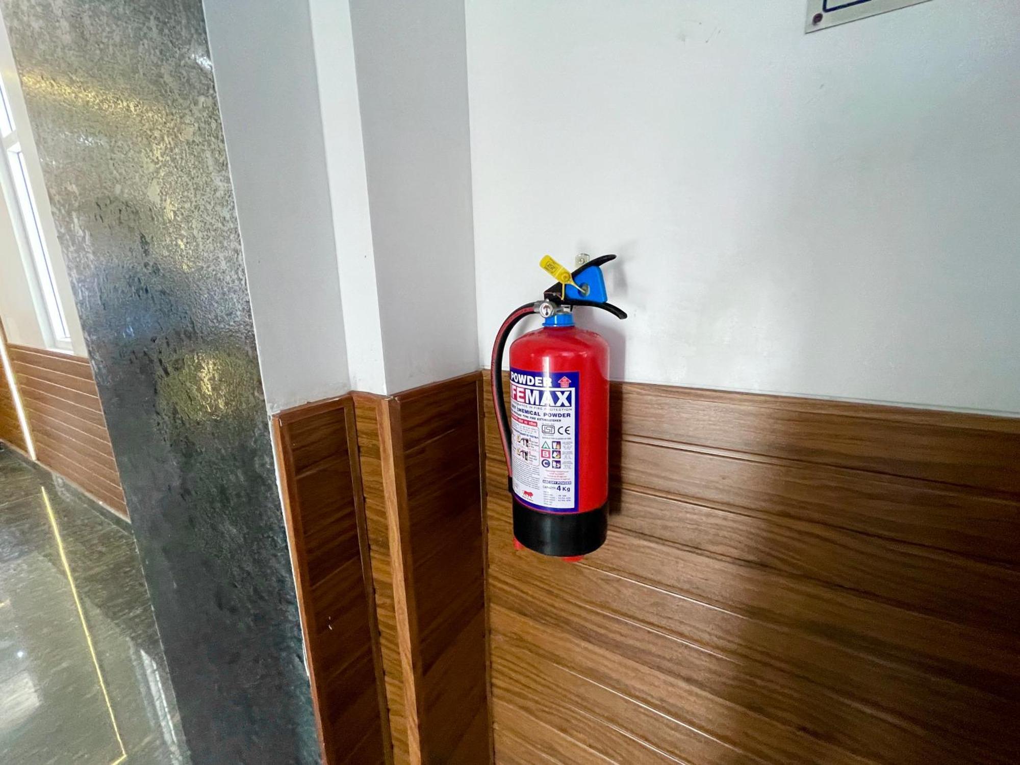 Hotel Tbs ! Puri All-Rooms-Sea View Fully-Air-Conditioned-Hotel With-Lift-And-Parking-Facility Breakfast-Included 外观 照片